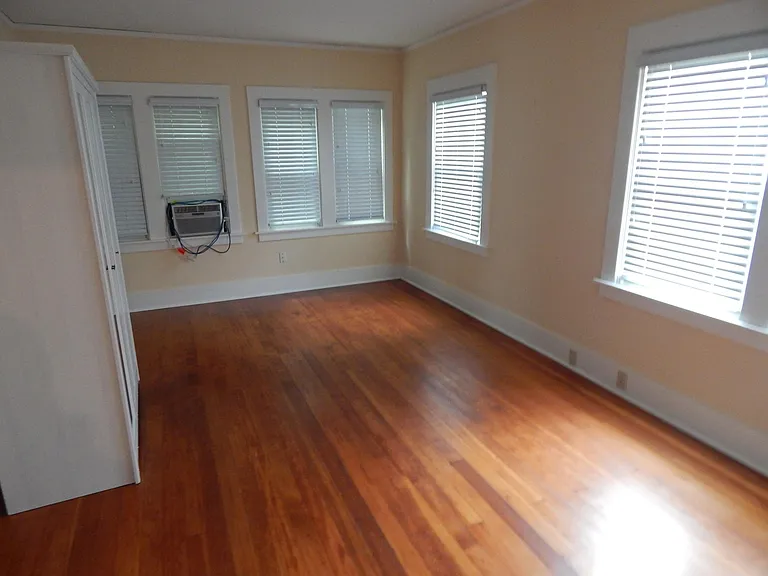 503 E St — Photo 6