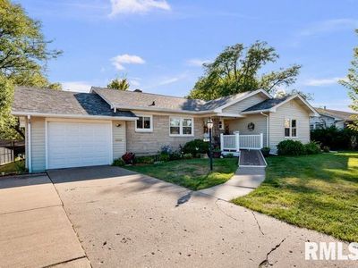 1825 W 38th Pl, Davenport, IA, 52806