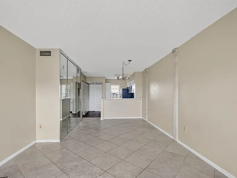 2236 N Cypress Bend Dr #508 — Photo 10