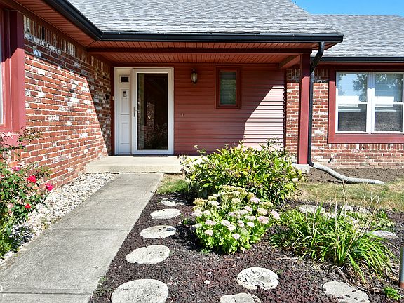 3rd image of 915 Haymount Dr