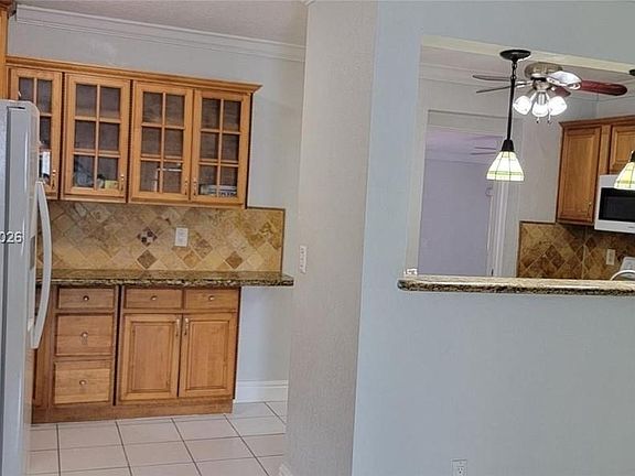3rd image of 10835 SW 41st Ter