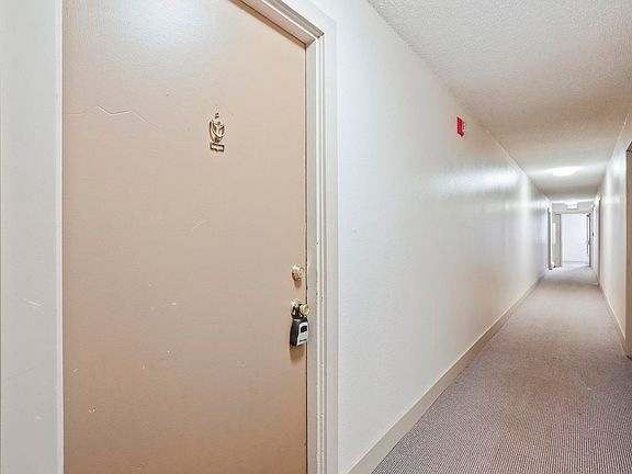 3rd image of 2707 Valmont Rd #211B