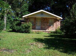 551 Southside Dr, Holt, FL 32564