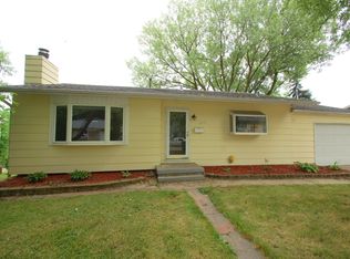 3213 Magnolia Ct, Bettendorf, IA 52722