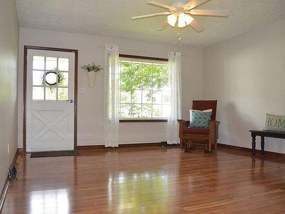 2nd image of 964 Christina Ct