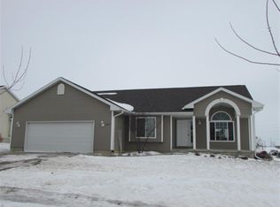 4867 Winghaven Dr, Waterloo, IA 50701