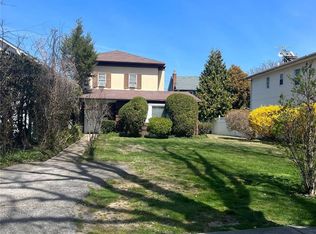 97 Hillside Ave, Manhasset, NY 11030