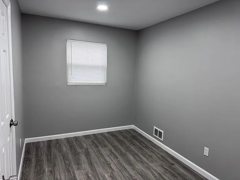 1412 E Goulson Ave — Photo 12