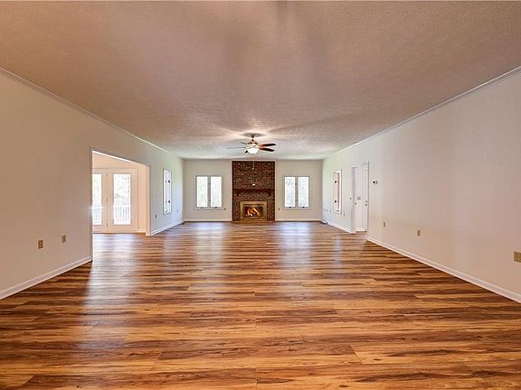 2nd image of 636 Tucker Hollow Rd