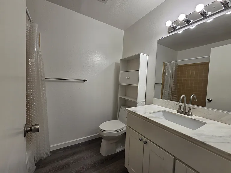 2201 Monroe St #301 — Photo 14