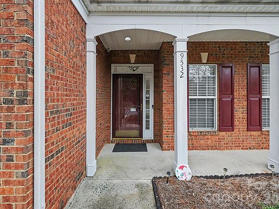 3rd image of 9532 Kestral Ridge Dr