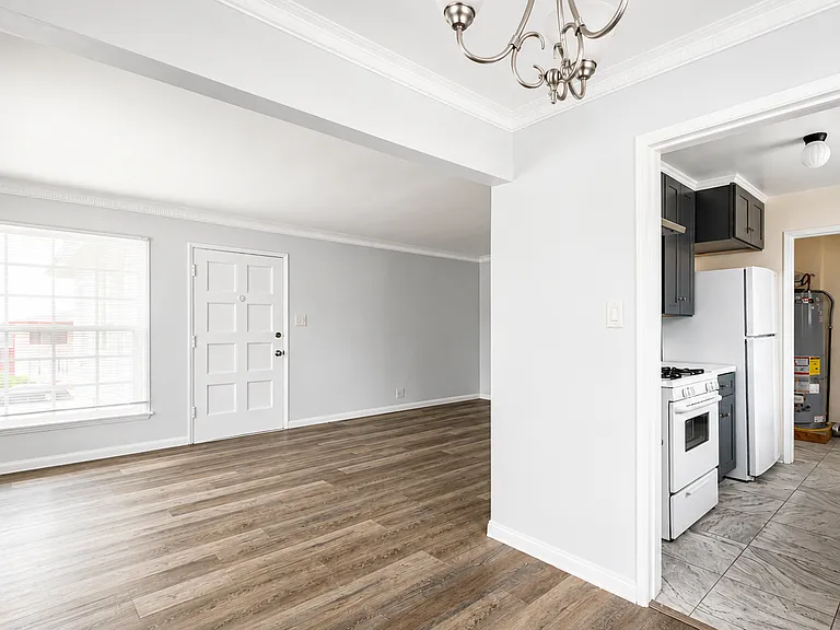5913 Overhill Dr #4 — Photo 8
