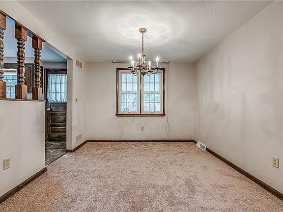 5th image of 470 Satinwood Dr