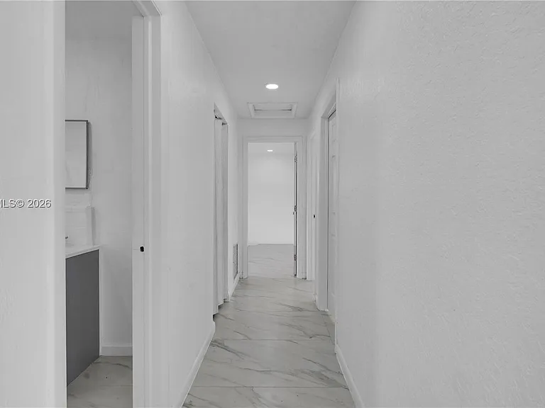 4285 SW 48th Ct — Photo 10