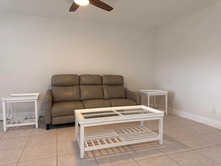 358 Normandy Ln #H — Photo 5