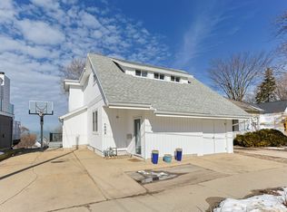 1002 Lake Blvd, Saint Joseph, MI 49085