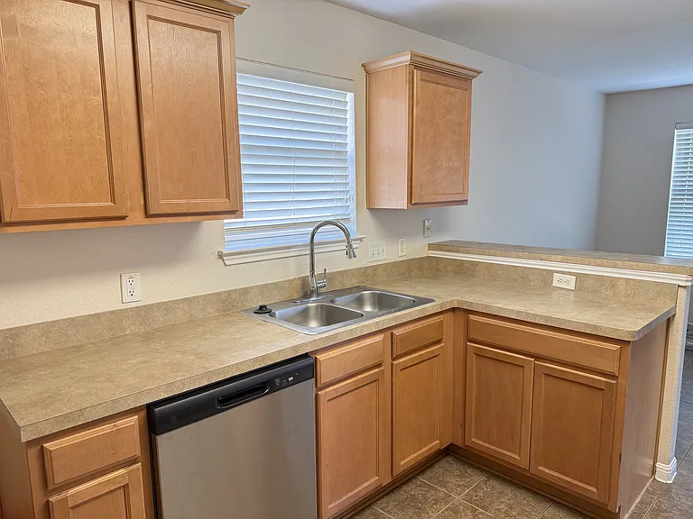 3703 Holden Ct — Photo 9