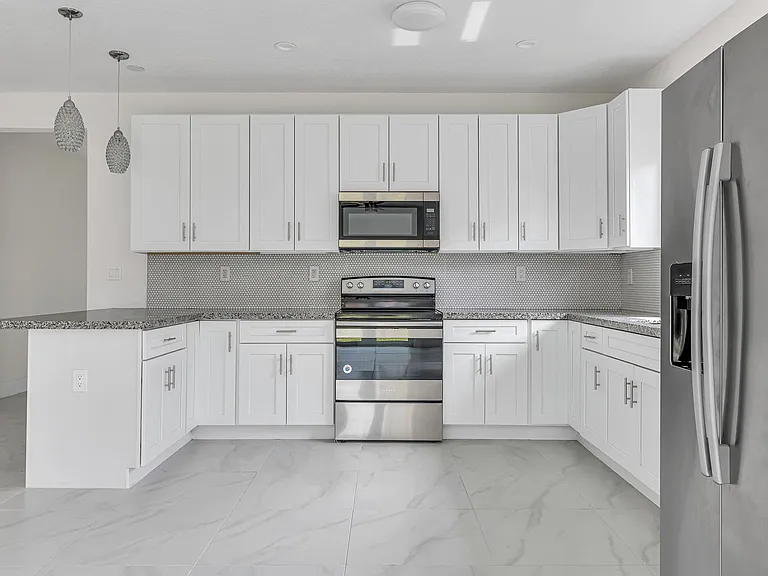 2780 NW 15th St — Photo 9