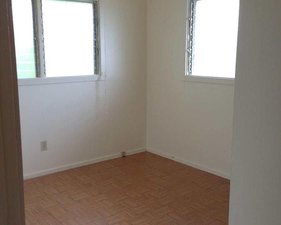 2nd image of 926 Laki Rd