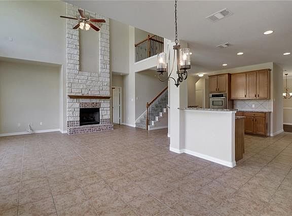 4th image of 1726 Greenside Trl