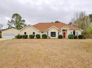 225 Firethorne Dr, Newnan, GA 30265