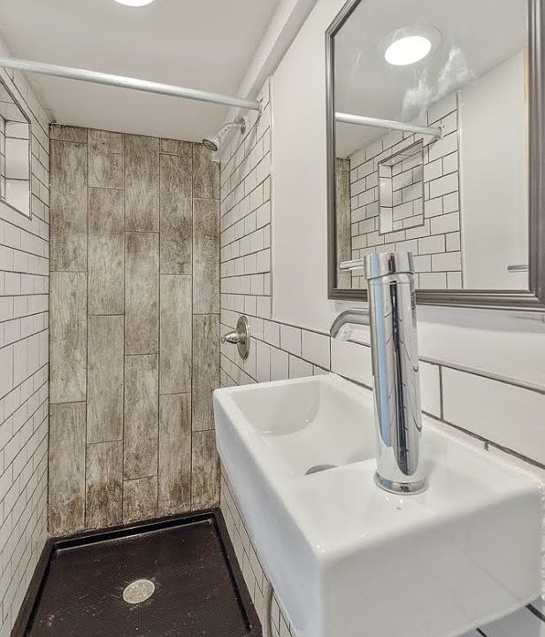 2nd image of 441 Bainbridge St #2R