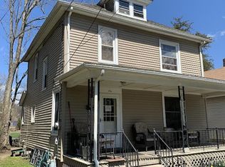 6 Oakland Ave, East Stroudsburg, PA
