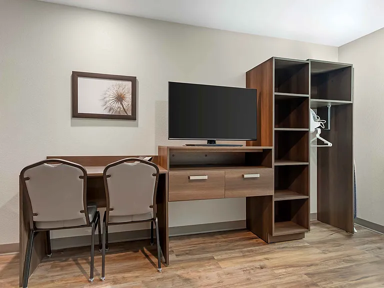 Studio Suite - 1 Queen Bed