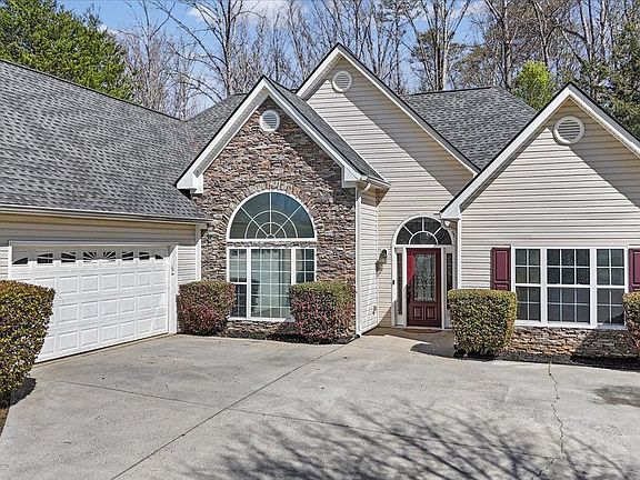 3rd image of 25 Cherokee Hills Dr