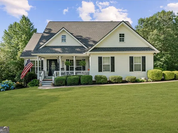 221 Timber Ridge Dr, Clarkesville, GA 30523