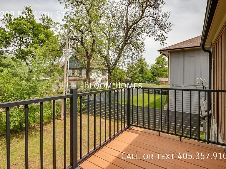 1209 NW 11th St — Photo 51