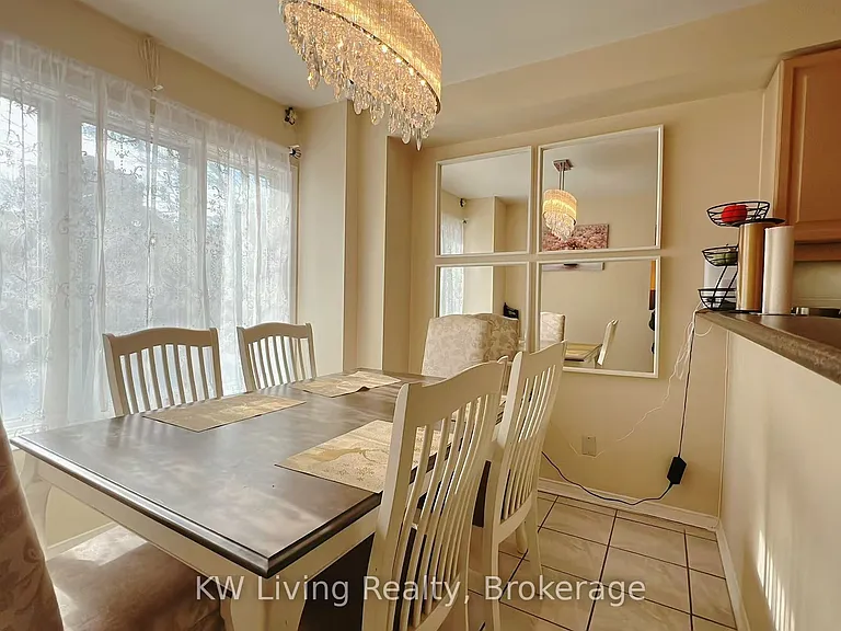47 Vanity Cres — Photo 6