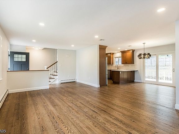 5th image of 62 Elmwood Ter