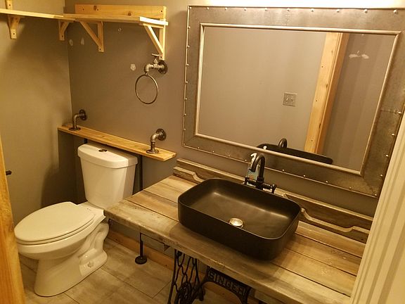 5th image of 2593 Yellowstone Dr
