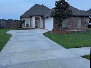 28292 Lake Lery Dr, Livingston, LA 70754