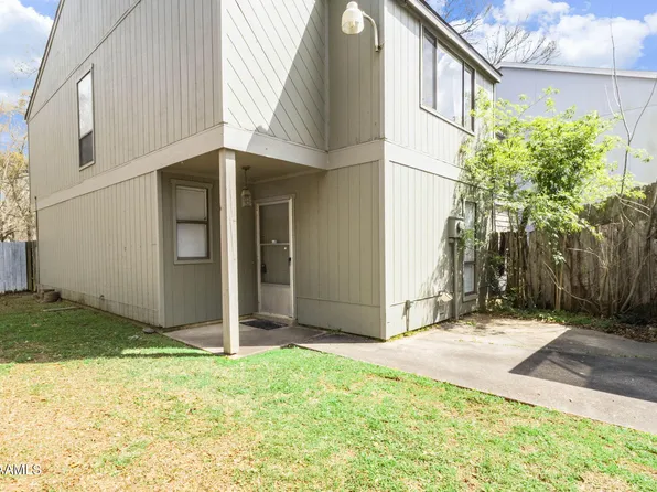 14 Larkspur Ln, Lafayette, LA 70507