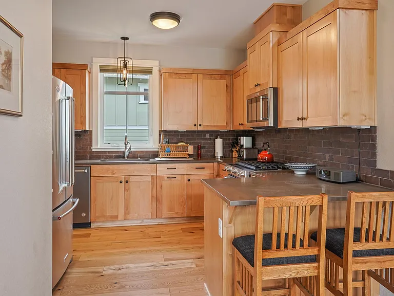 2439 NW Drouillard Ave — Photo 7