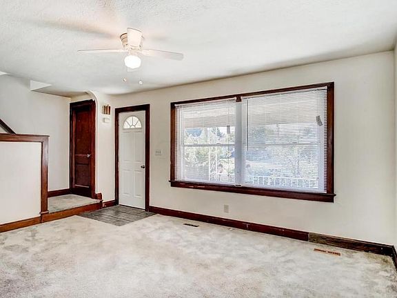 5th image of 556 Larcomb Ave