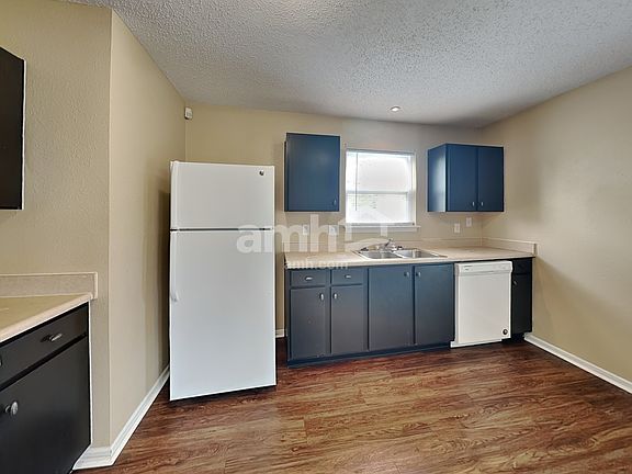 5th image of 1435 Jasmine Dr