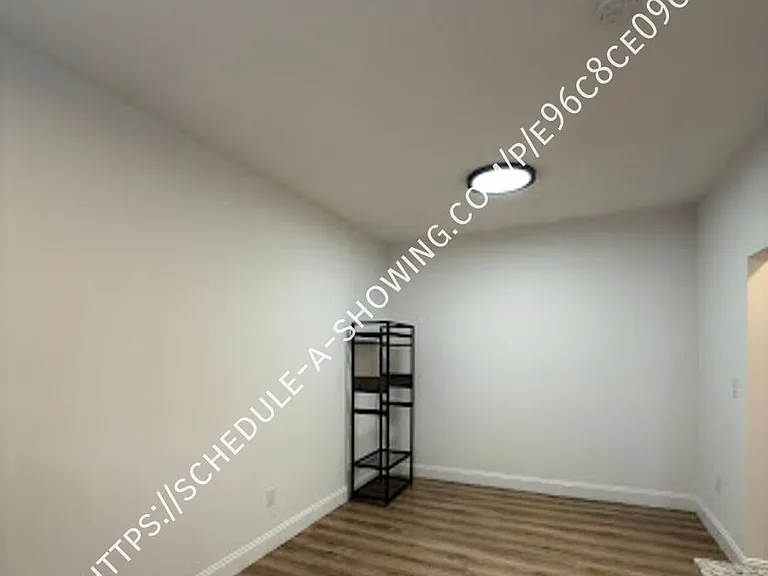 911 E 23rd Ave #9 — Photo 3