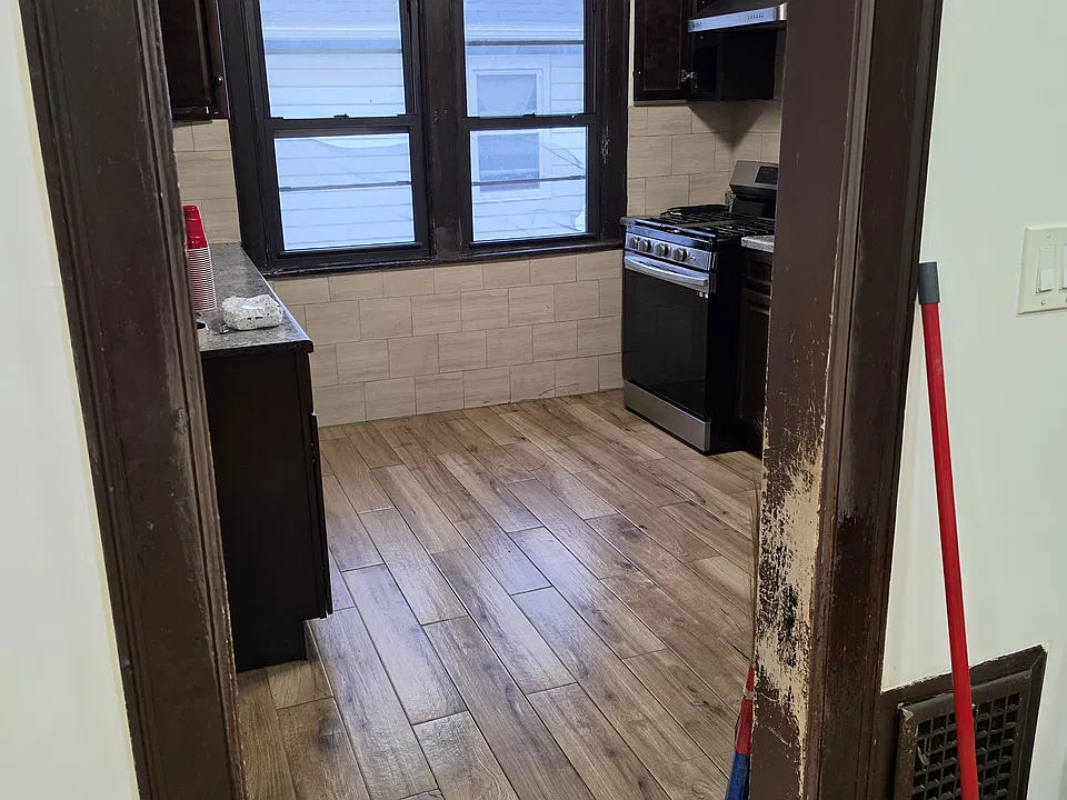 237 Carl St #2
