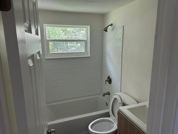 2nd image of 4832 Bonton Dr
