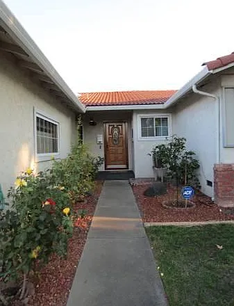 5140 Forest View Dr — Photo 2
