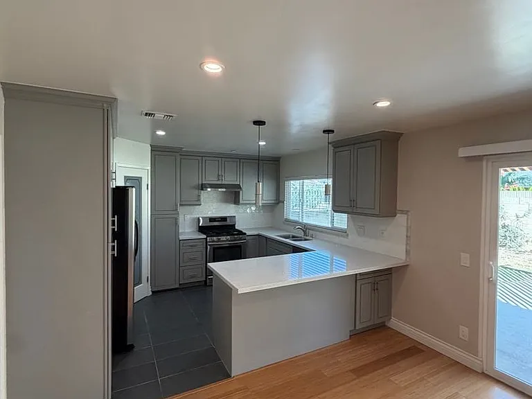 927 Redlen Ave — Photo 32