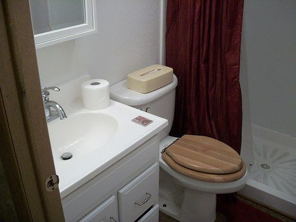 4th image of 1624 W Schwartz Blvd