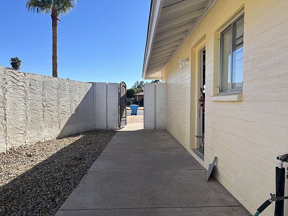 4th image of 3156 W Monte Cristo Ave