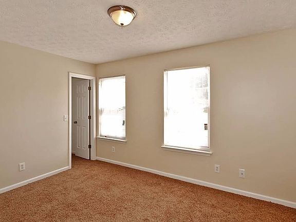 5th image of 1081 River Plantation Dr