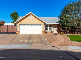 2562 E Drummer Cir, Mesa, AZ 85204