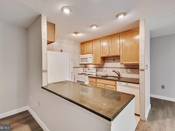 4th image of 12401 Braxfield Ct #483
