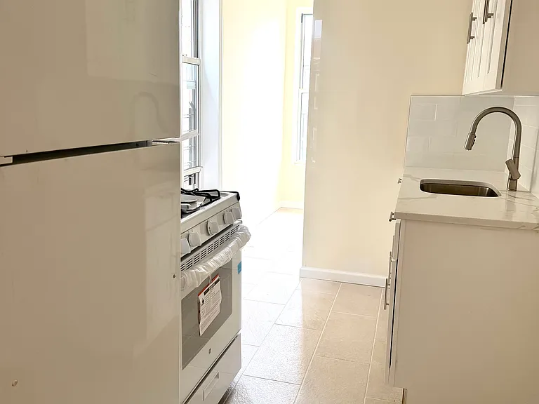 564 Morgan Ave #3L — Photo 5